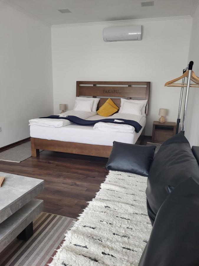 Fakapu Pince Es Panzio Bed & Breakfast โทไก ภายนอก รูปภาพ